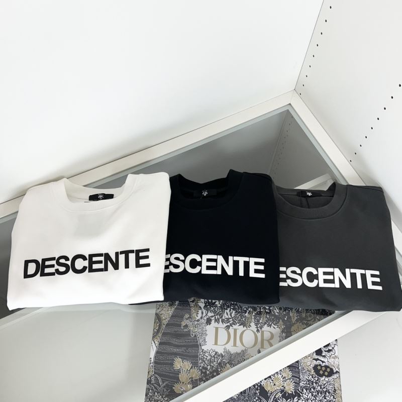 Descente Hoodies